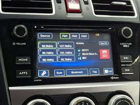 Used 2017 Subaru Crosstrek 2.0i Premium image 3