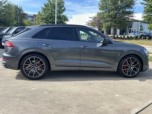 Used 2022 Audi SQ8 Prestige AWD/4WD image 2
