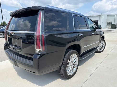 Used 2019 Cadillac Escalade Luxury AWD/4WD image 6