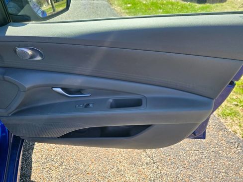 Used 2022 Hyundai Elantra SEL FWD image 24