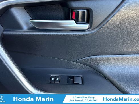 Used 2021 Toyota RAV4 XLE w/ Convenience Package FWD image 22