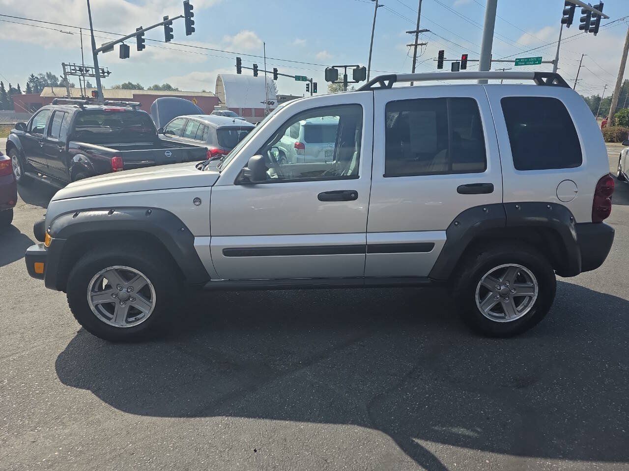 Used 2006 Jeep Liberty Renegade AWD/4WD image 6