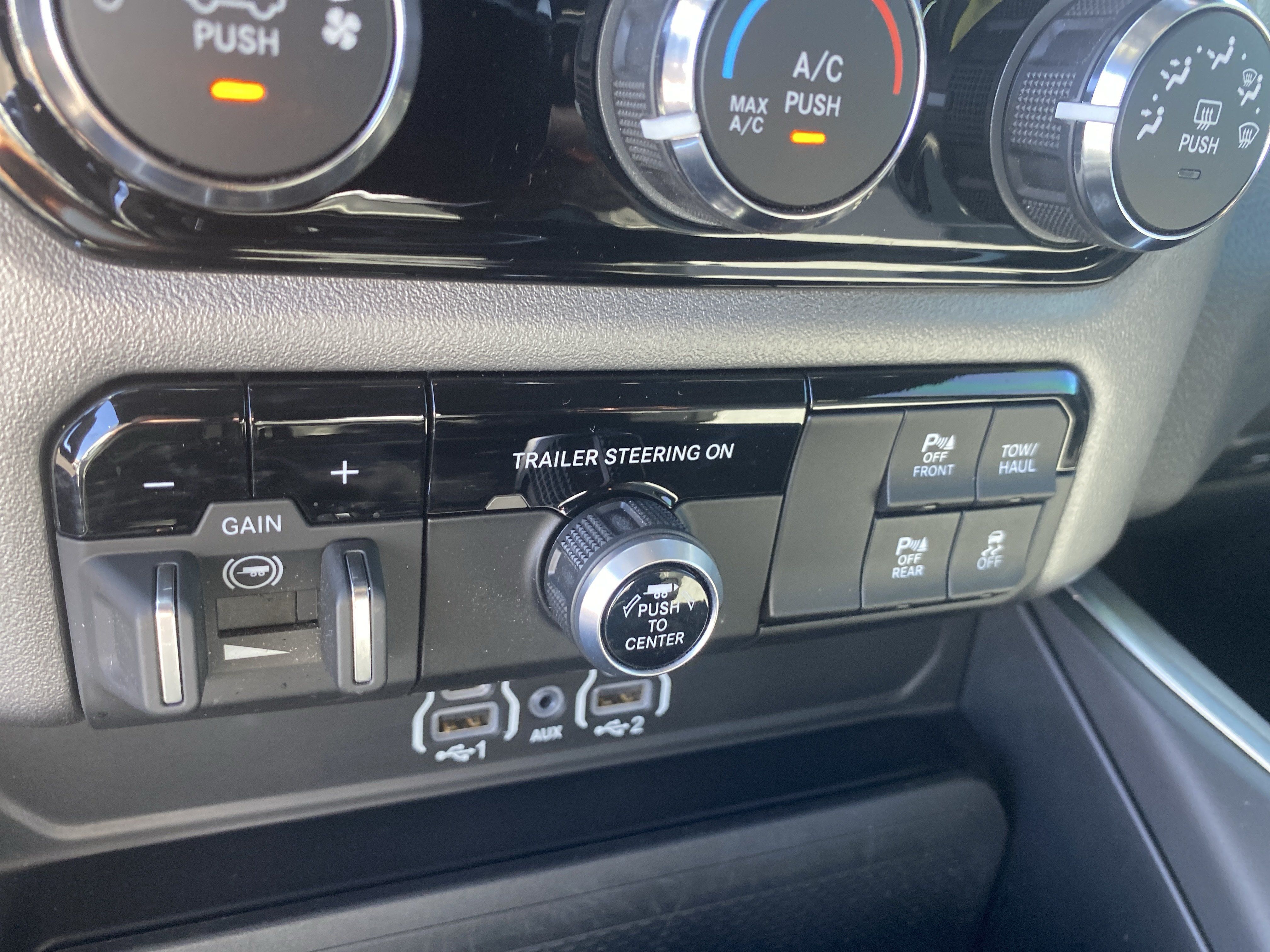 Used 2025 RAM 1500 Big Horn AWD/4WD image 16