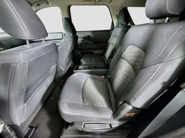 Used 2023 Nissan Pathfinder SV w/ SV Premium Package AWD/4WD image 24