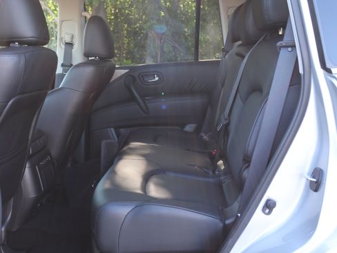 Used 2024 Nissan Armada SL AWD/4WD image 16