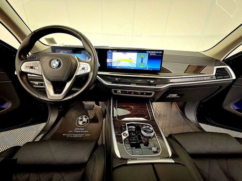 Used 2023 BMW X7 xDrive40i w/ Executive Package image 15
