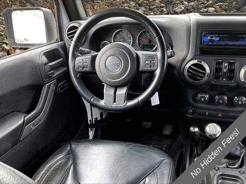 Used 2015 Jeep Wrangler Unlimited Sport w/ Quick Order Package 23S AWD/4WD image 5