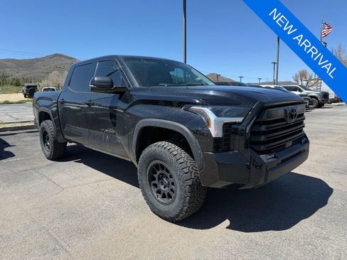Used 2022 Toyota Tundra SR5 AWD/4WD image 1