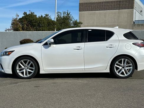 Used 2015 Lexus CT 200h image 9