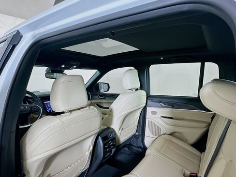 Used 2022 Jeep Grand Cherokee Limited 4xe image 27