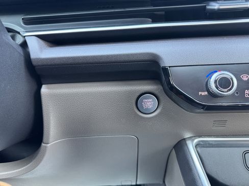 Used 2025 Kia Carnival SX image 7