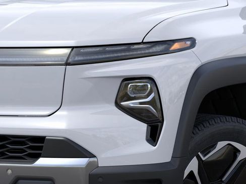 New 2026 Chevrolet Silverado EV LT image 10