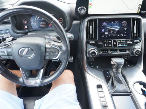 Used 2023 Lexus LX 600 F Sport w/ Accessory Package (Z1) AWD/4WD image 33