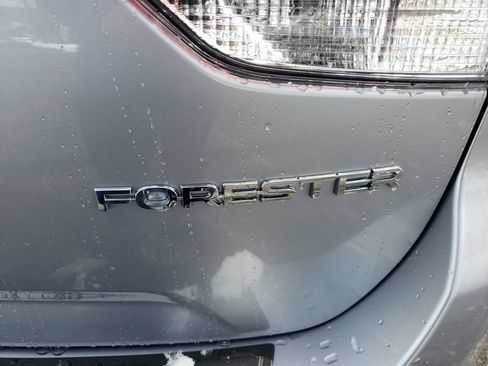 Used 2023 Subaru Forester Premium image 40