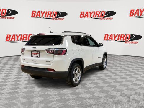 Used 2024 Jeep Compass Latitude image 8