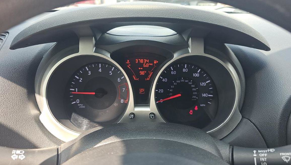 Used 2014 Nissan Juke S FWD image 14