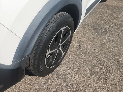 Certified 2023 Kia Niro EX FWD image 15