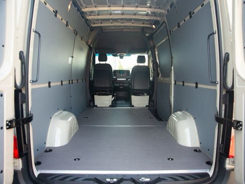 Used 2024 Mercedes-Benz Sprinter 144 Cargo image 34