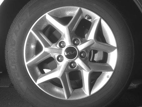 Used 2025 Kia Soul LX w/ LX Technology Package image 13