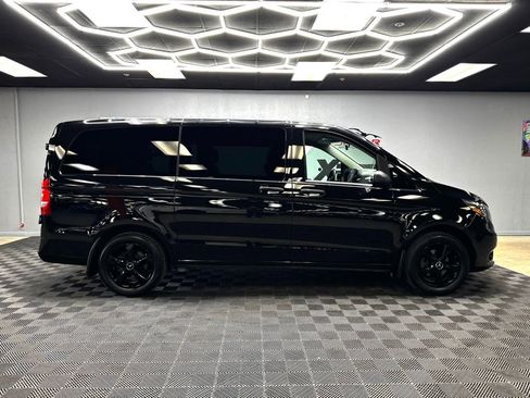 Used 2018 Mercedes-Benz Metris Passenger image 17