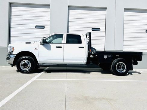Used 2024 RAM 3500 Tradesman w/ Chrome Appearance Group image 19