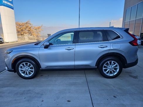 Used 2024 Honda CR-V EX image 8