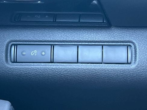 New 2025 Nissan Pathfinder S image 32