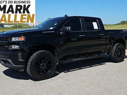 Used 2020 Chevrolet Silverado 1500 Custom w/ Custom Value Package AWD/4WD image 4