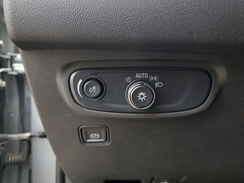 Used 2024 GMC Terrain SLE image 14