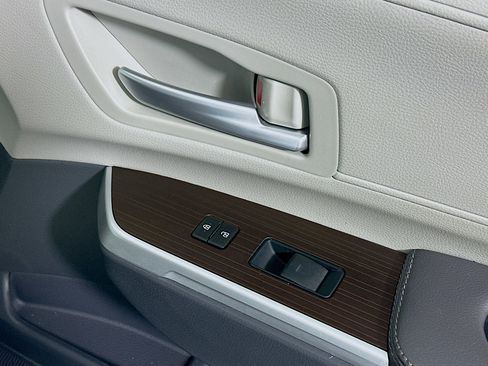 Used 2023 Toyota Sienna XLE image 29