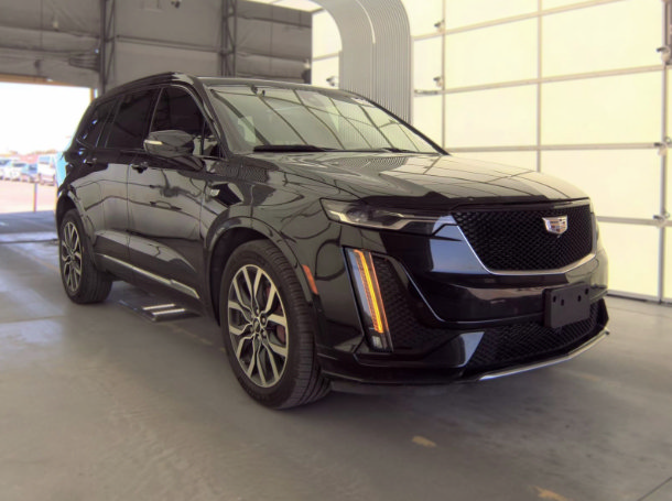 Used 2023 Cadillac XT6 Sport w/ Technology Package AWD/4WD image 5
