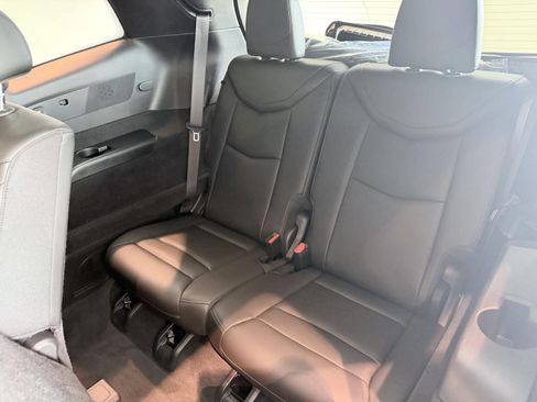 Used 2024 Cadillac XT6 Luxury w/ LPO, Floor Liner Package AWD/4WD image 36