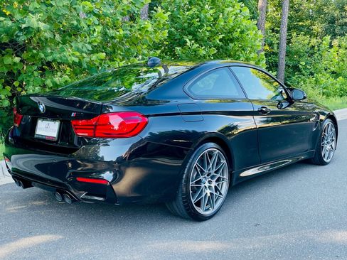 Used 2019 BMW M4 Coupe w/ Competition Package RWD image 3
