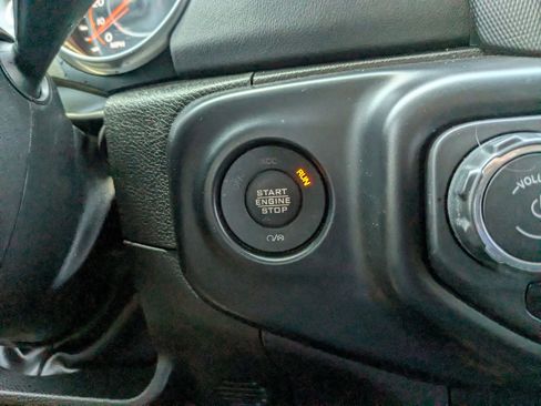 Used 2022 Jeep Wrangler Unlimited Sahara image 20