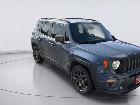Used 2021 Jeep Renegade Latitude FWD image 4