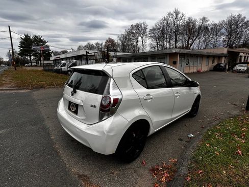 Used 2013 Toyota Prius C Three image 5