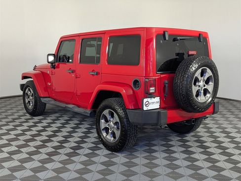 Used 2016 Jeep Wrangler Unlimited Sahara image 7
