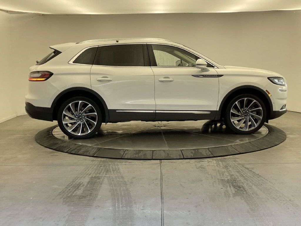 Used 2022 Lincoln Nautilus Reserve w/ Equipment Group 201A AWD/4WD image 8