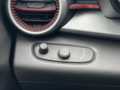 Certified 2024 Chevrolet Trax RS w/ Sunroof Package image 25