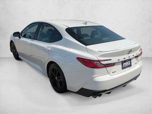 Used 2025 Toyota Camry SE FWD image 7