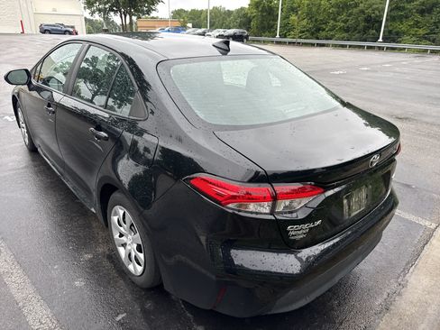 Used 2023 Toyota Corolla LE FWD image 9
