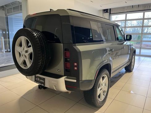 Used 2022 Land Rover Defender 110 SE AWD/4WD image 9