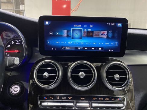 Used 2022 Mercedes-Benz GLC 300 4MATIC w/ Driver Assistance Package image 7
