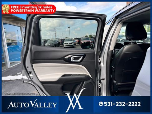 Used 2022 Jeep Compass Limited image 25