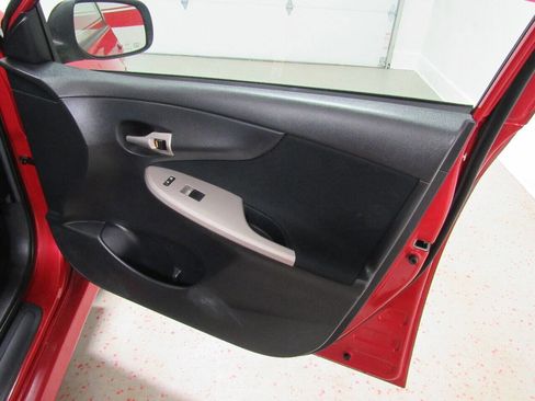 Used 2011 Toyota Corolla S image 25