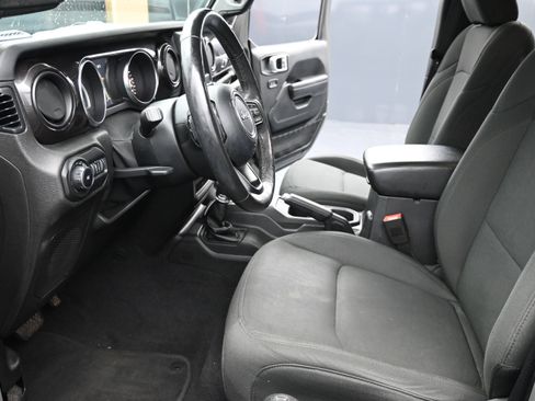 Used 2019 Jeep Wrangler Unlimited Sport AWD/4WD image 22