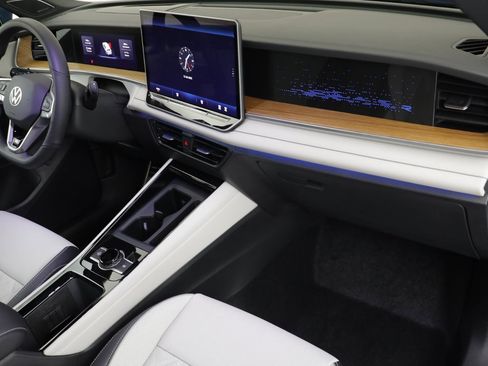 New 2026 Volkswagen Tiguan SEL R-Line image 22