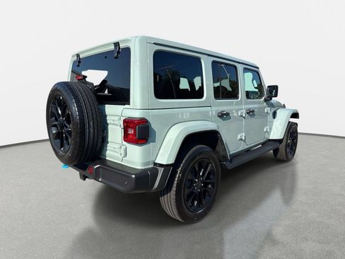 Used 2024 Jeep Wrangler Unlimited Sahara w/ Dual Top Group AWD/4WD image 4