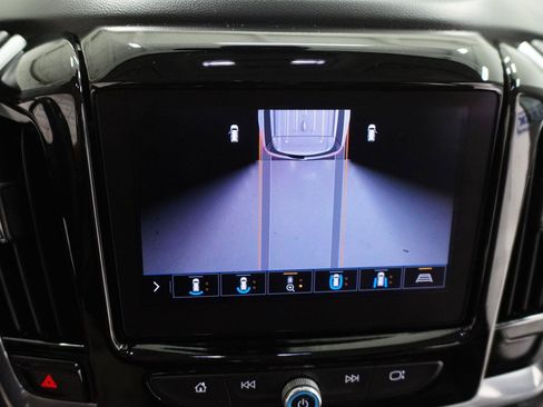 Used 2020 Chevrolet Traverse LT w/ LT Premium Package FWD image 21