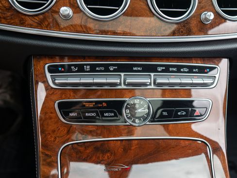Used 2019 Mercedes-Benz E 300 4MATIC w/ Premium 1 Package image 31